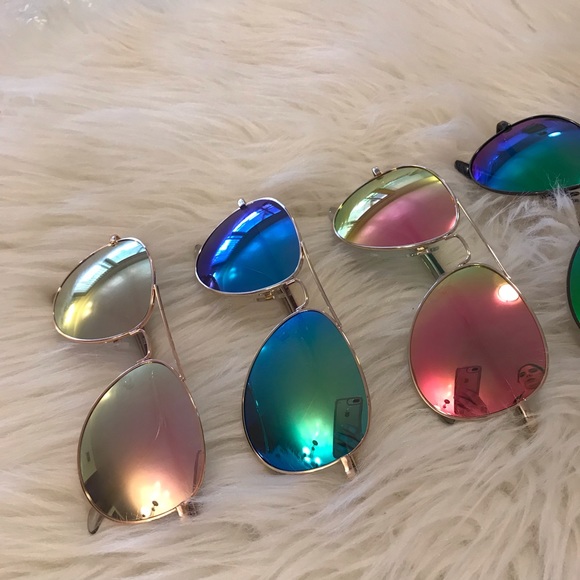 Blue Mirrored Aviator Sunglasses - Picture 2 of 8